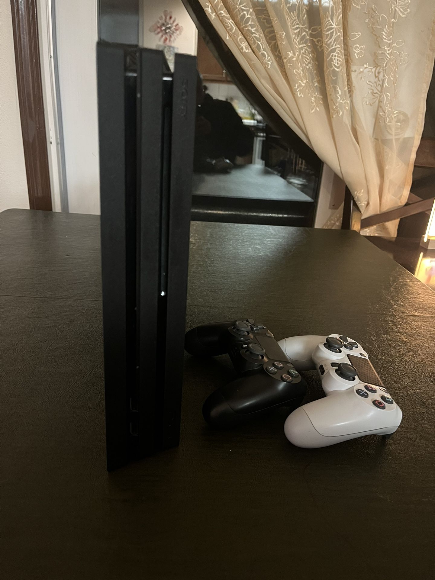 PS4 Pro Slim