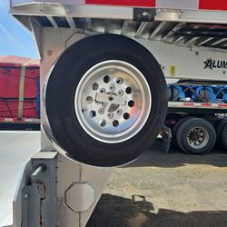 40-foot aluminum trailer to load container cars, etc.