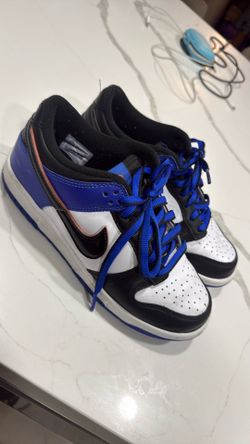 Dunks size 6.5Y