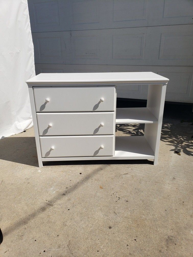 Dresser With Shelving 