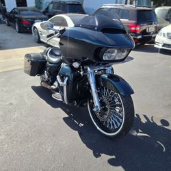 2017  HARLEY DAVIDSON ROAD GLIDE