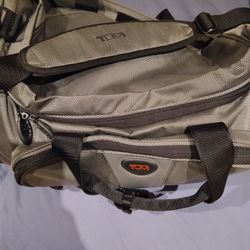 TUMI 19” Duffle Bag Clean 
