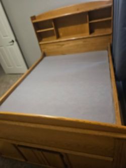 Full size bed Oak 12 drawers