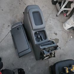 GM Nbs SS CENER CONSOLE 2006 