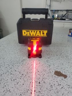 DeWalt Laser Level  55ft