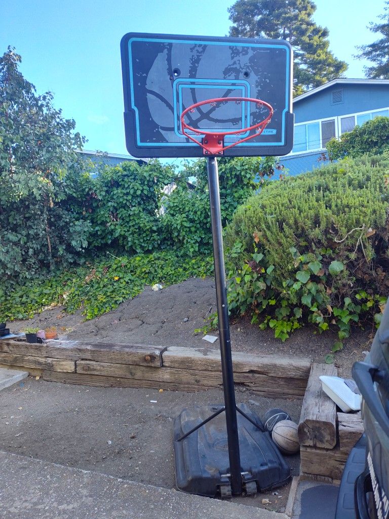 Basketball Hoop 