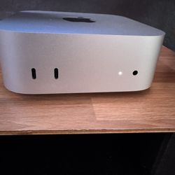M4 Mac Mini 16GB Ram and 256GB SSD Like New