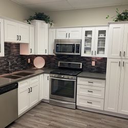 *NEW* Painted White Kitchen Cabinets - Solid Wood, Plywood Boxes