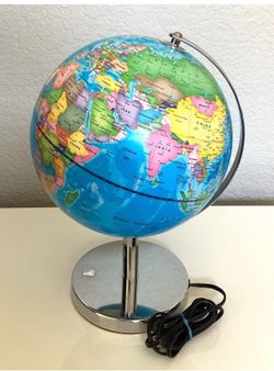 World Globe 3-1 illuminated,