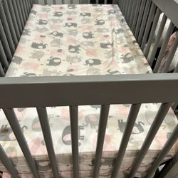 Vendo bonita Cuna Color Gris Se Hace Camita