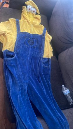 A minion costume