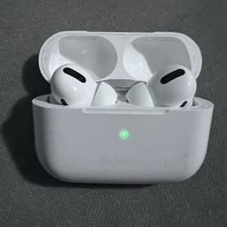 Apple AirPods Pro with Wireless Charging Case - White
