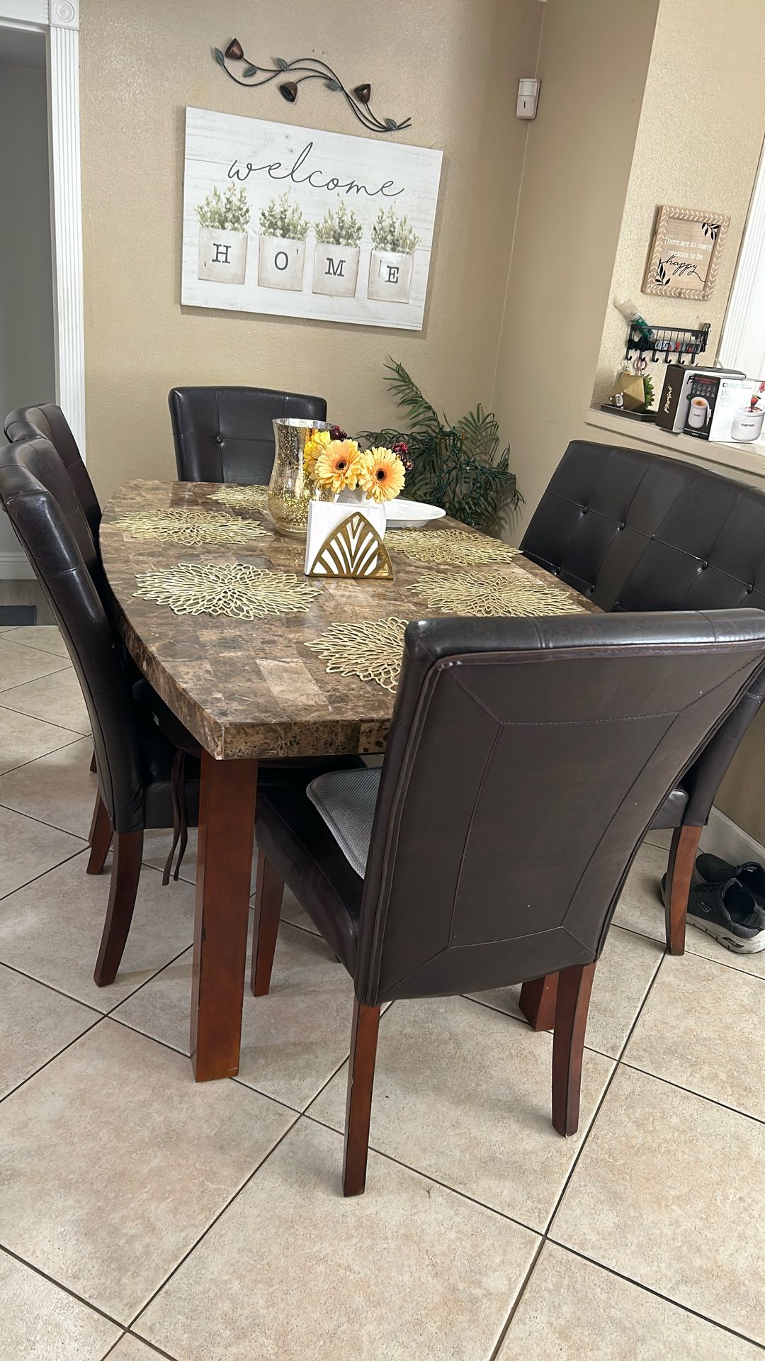 Dining table 6 Seats