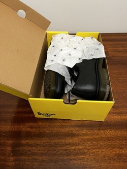 NEW Men’s Size 10 Lace Up Shoes