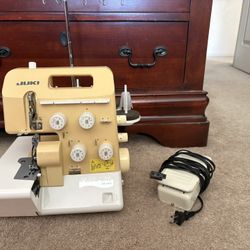 Juki Serger sewing machine