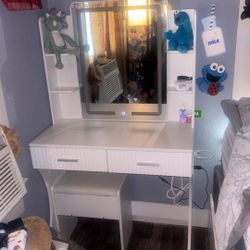White Vanity Stand 