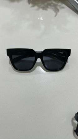 QUAY Sunglasses 