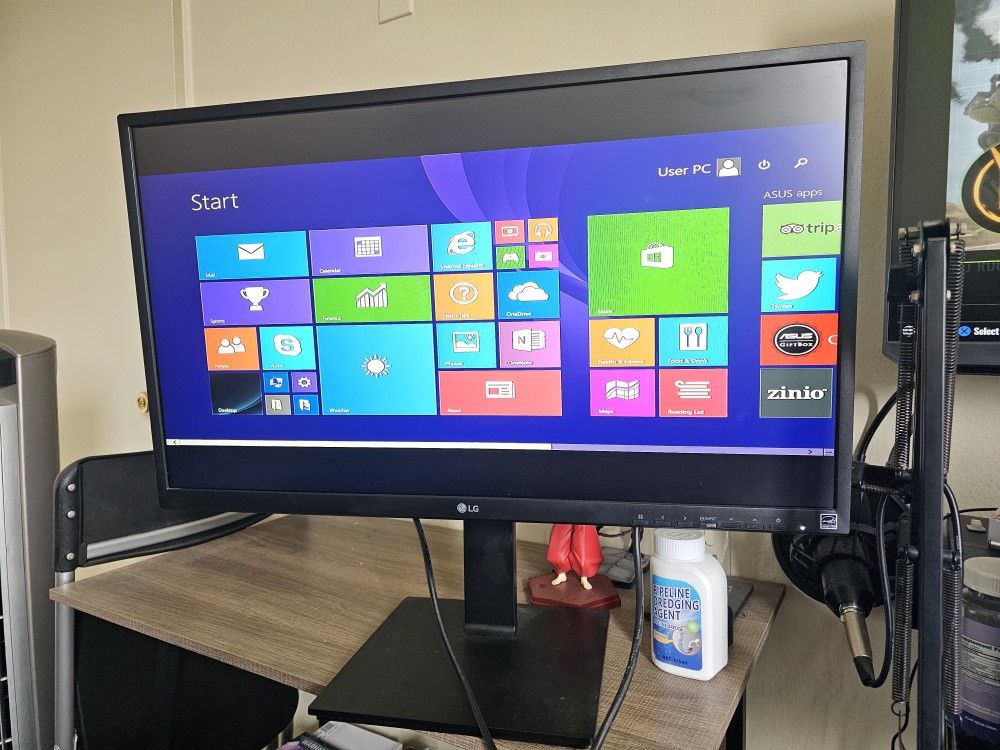 LG Monitor And Asus Laptop