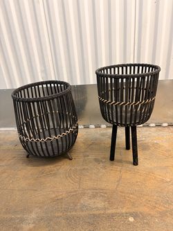 Set of 2 Modern Black Woven Plant Baskets – One with Stand.