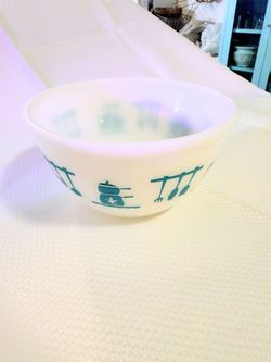 Vintage mixing bowls