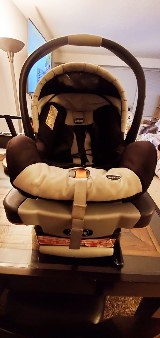 Graco Carseat and base