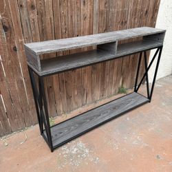 entry way table /stand