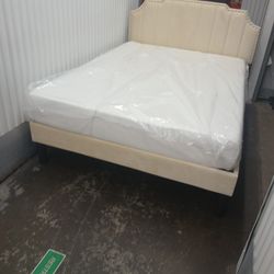 Cama full size matrimonio 54x75 pulgadas usada como nueva muy buenas condiciones Conpleta $275