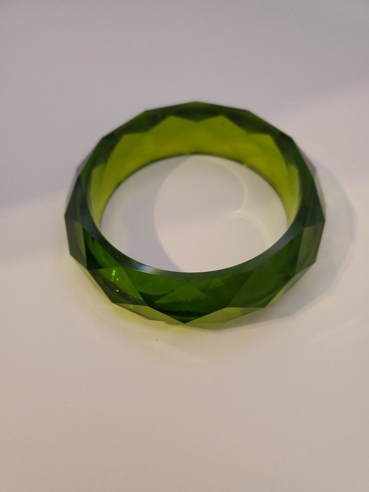 Large Acrylic/Plastic BANGLE GREEN 