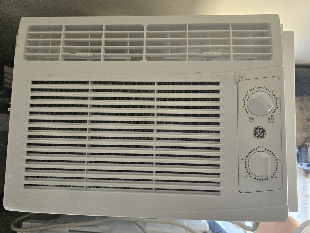 Small Room (10x10) Air Conditioner 