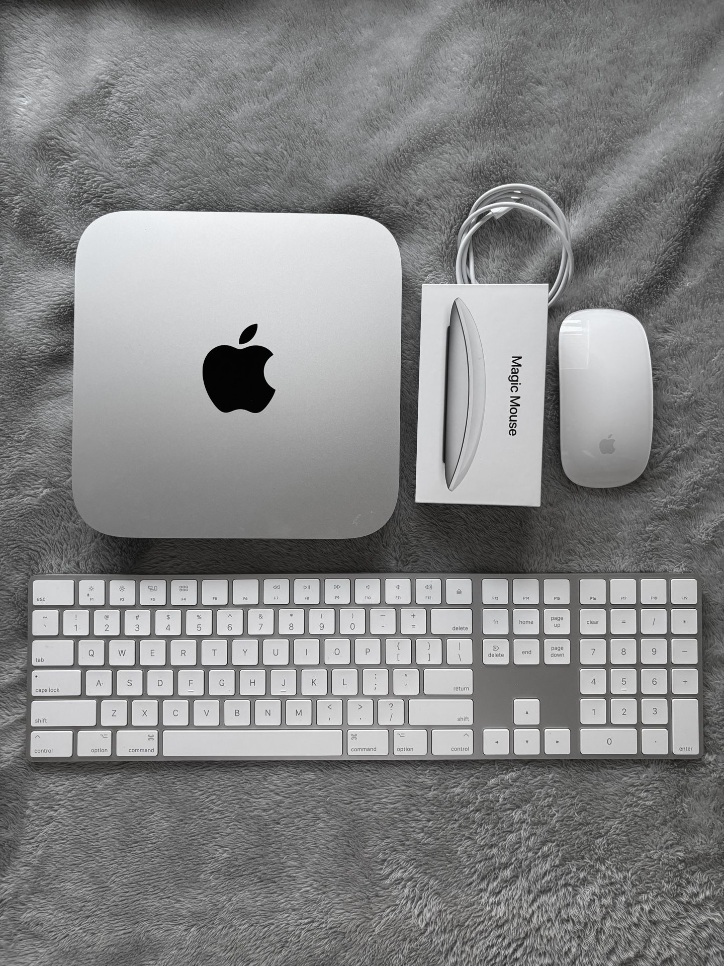 Mac mini M1 【16 GB】& Magic Keyboard