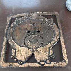 VTG Copper Pig Trivet Cast Iron