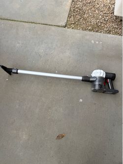 Dyson stick vacuum with charger, but no accessories
