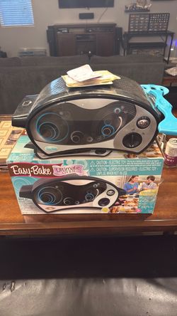 Easy-Bake Ultimate Oven with Box