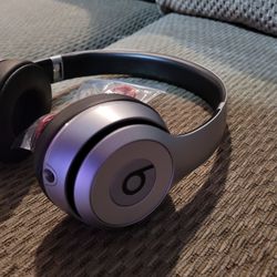 beats SOLO Wireless used but works great
