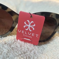 D-36. Velvet Trends Sunglasses