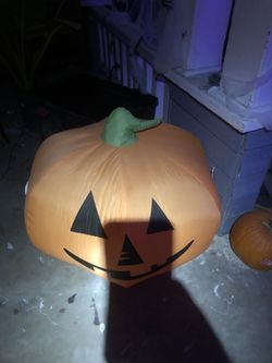 Blow up pumpkin