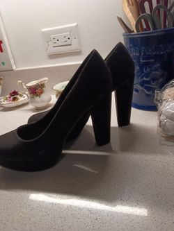 Black pumps  Candie's 8 12 New!