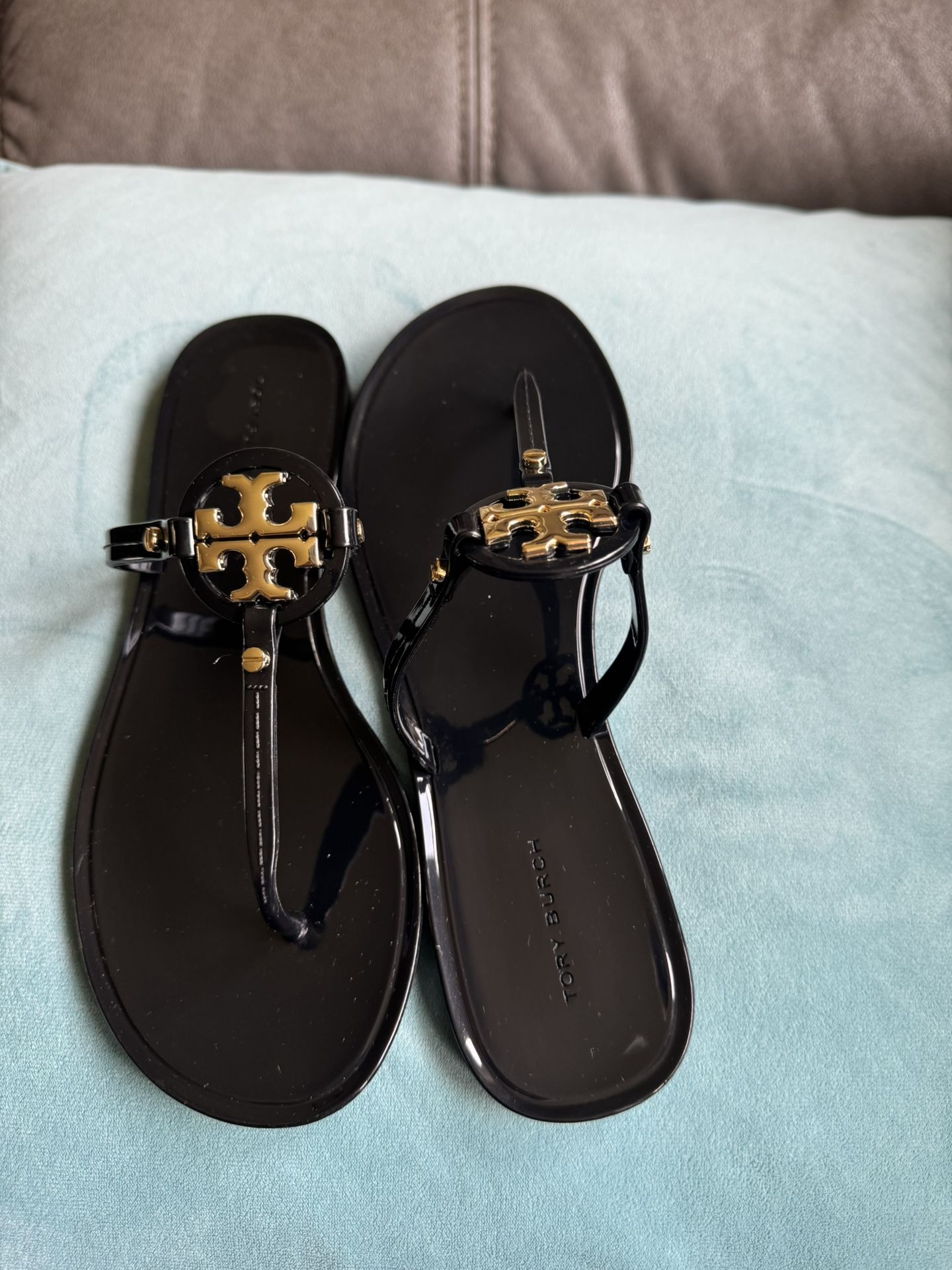 Tory Burch Mini Miller Jelly Flip-flop Black w Gold Logo Size 7, Perfect Conditions Used Once