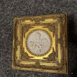 marble framed babies 