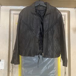 Vintage Women’s Black Leather Motorcycle Jacket