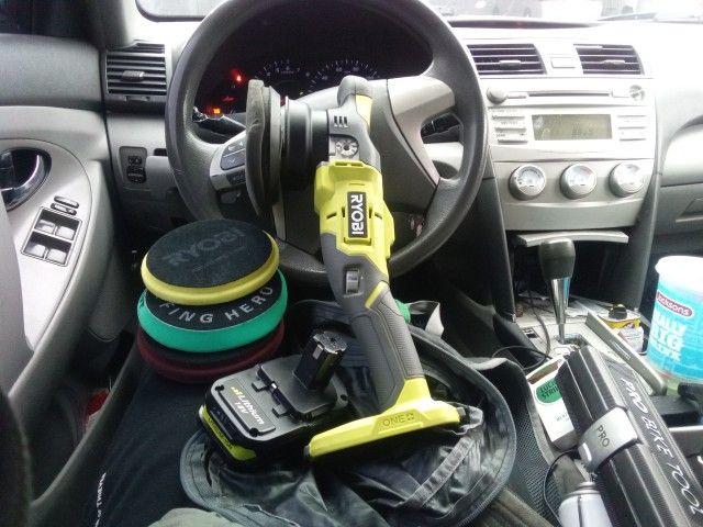 Ryobi Polisher 18v 5 In With Battery And 4 Diff Pads