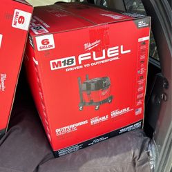 Milwaukee Fuel 6 Gal Shot Vac 