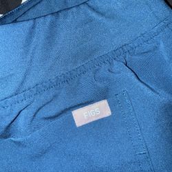 Size medium Figs Scrub Set Caribbean Blue 