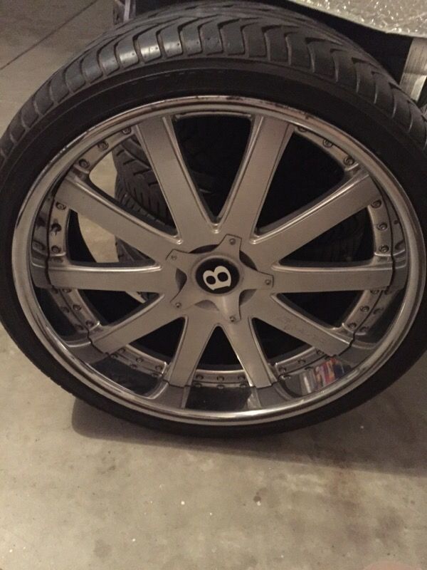 22inch Bentley Agetro rims and tires for Sale in Turlock, CA - OfferUp