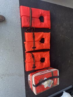 6 Life Jackets