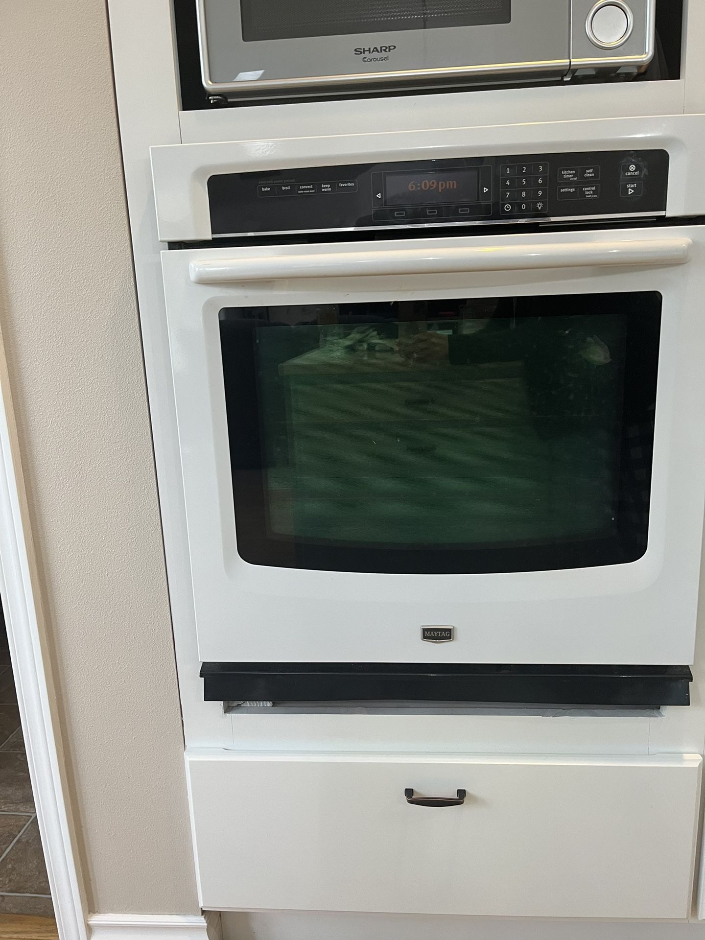 27” Maytag Convection Wall Oven for Sale in Skok, WA OfferUp