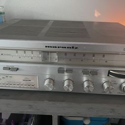 Classic Marantz Receiver and 2 Fisher ST-840 Speakers 