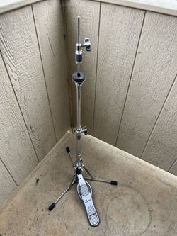 Hi-hat stand & throne Ludwig atlas flat base light weight. Cymbal drum