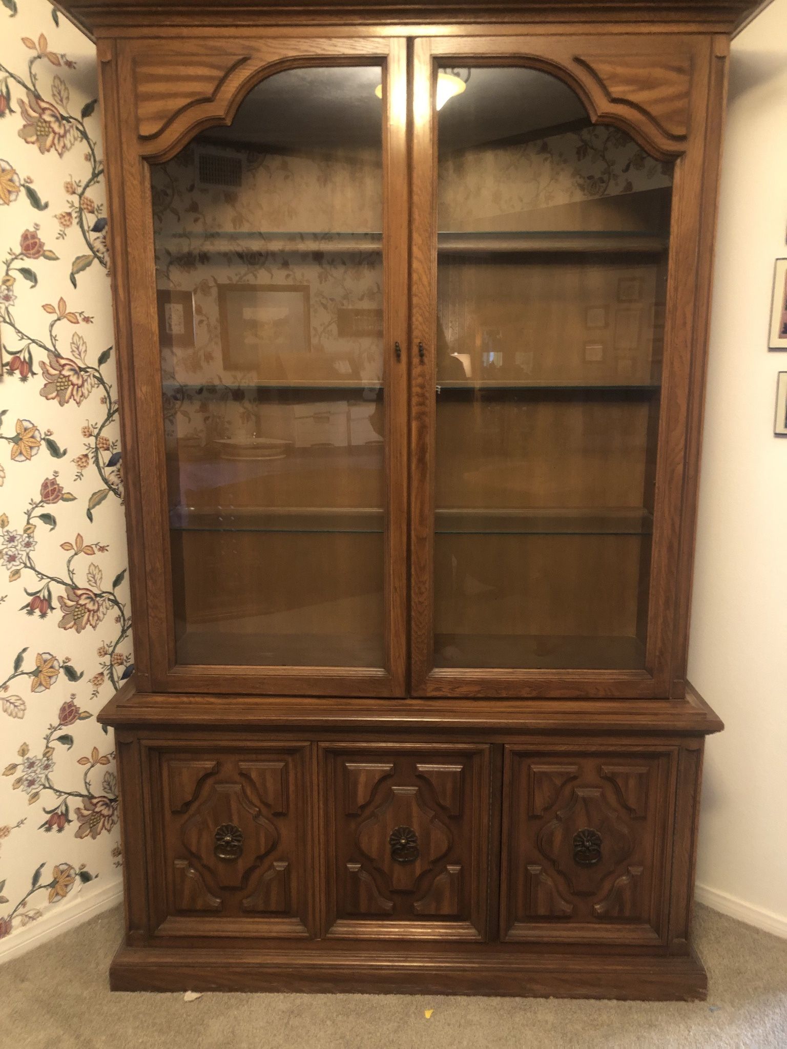 1960’s Vintage Mid-Century China Cabinet