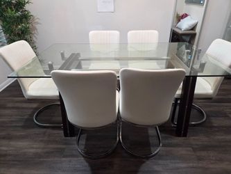 Modern Glass Dining Table + 6 White Chairs – Excellent Condition